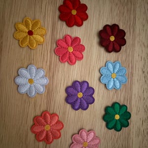 Colorful Flower Iron-On Patches – Cute Embroidered Appliqués for Clothes, Jackets, Bags & Crafts