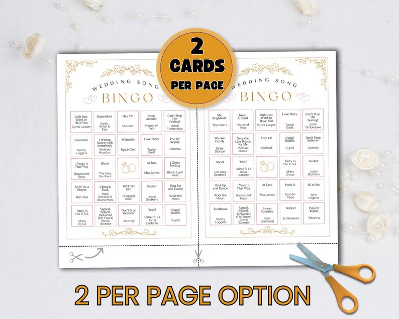 Puede incluir: Una tarjeta de juego de bingo de boda blanca con detalles florales dorados y el texto "WEDDING SONG BINGO". La tarjeta presenta una cuadr&iacute;cula de bingo con t&iacute;tulos de canciones y el texto "2 CARDS PER PAGE". Se muestran tijeras junto a la tarjeta, con el texto "2 PER PAGE OPTION".