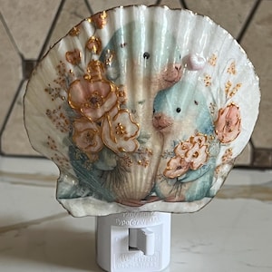 Seal Scallop Shell Night Light