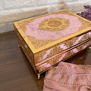 Velvet Quran with Personalized Box – Islamic Gift Set for Wedding, Eid, Umrah, Hajj