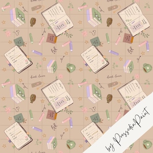 Puede incluir: Patrón repetido con cuadernos abiertos, libros, gafas, cinta adhesiva, bolígrafos y tazas de café. Los cuadernos tienen un diseño de reseña de libro. La paleta de colores incluye beige, rosa, verde, morado y marrón. El texto "book lover" es visible.