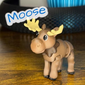 Meandering Moose – Articulated Fidget Toy | Flexi 3D Printed Moose Figurine | Cute Animal Gift