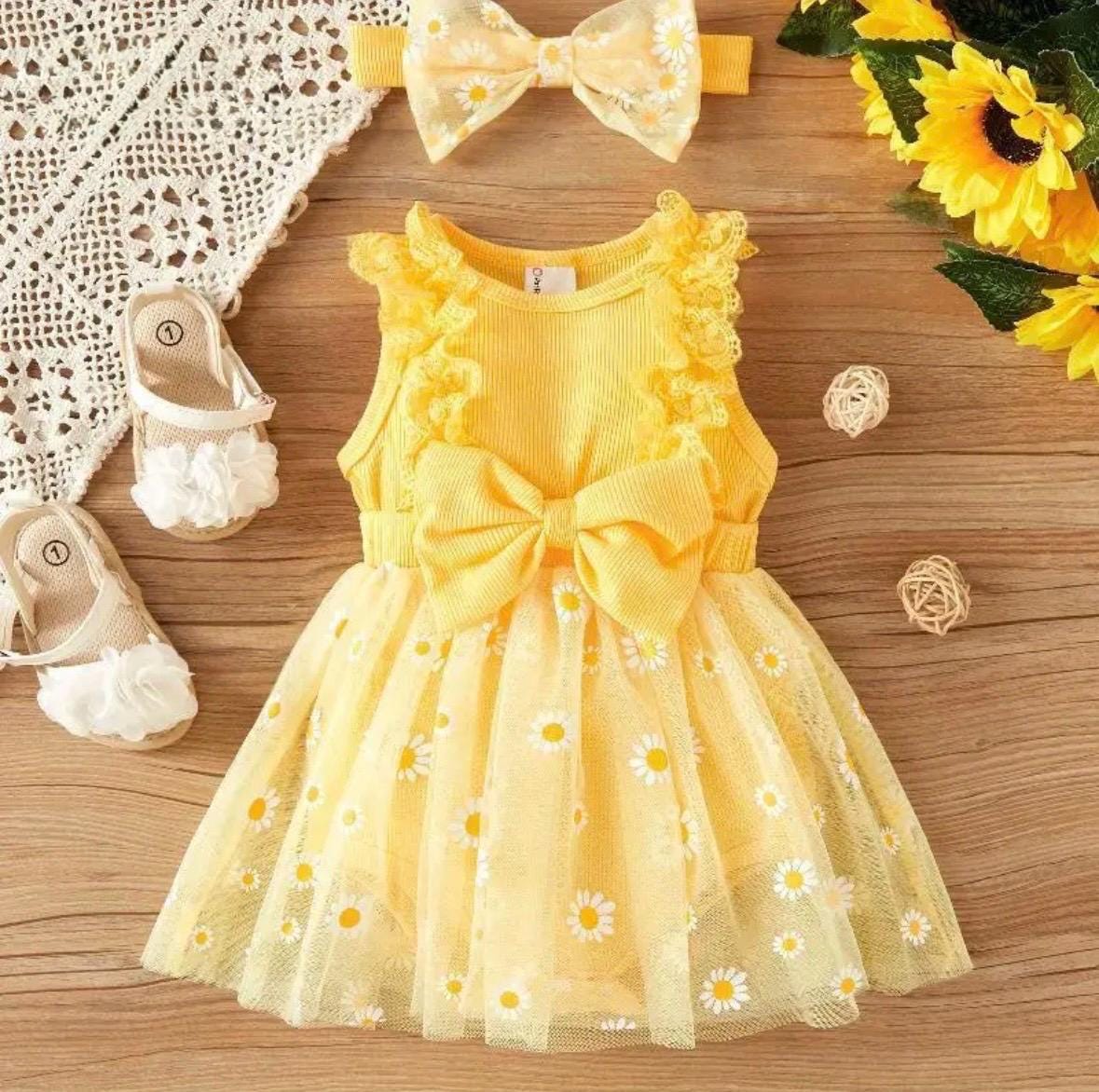 Niedlier floral bedruckter ärmelloser Bodysuit mit Haarband für Baby
