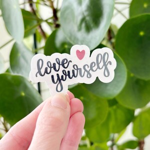 Sticker holographique transparent "love yourself"