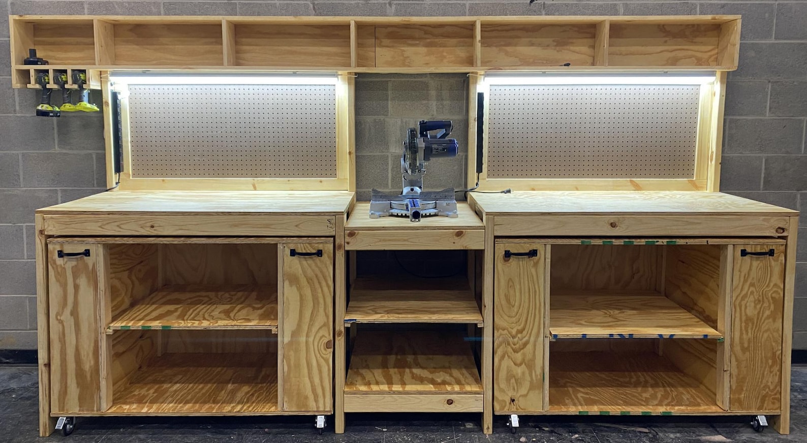 Ultimate Roll Away Workbench With Miter Saw Stand – PDF Woodworking ...