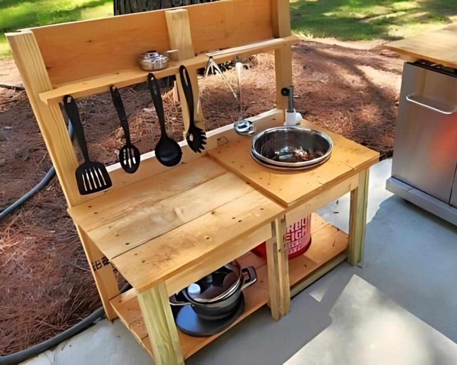DIY Wooden Mud Kitchen – Outdoor Play Kitchen for Kids, Backyard ...