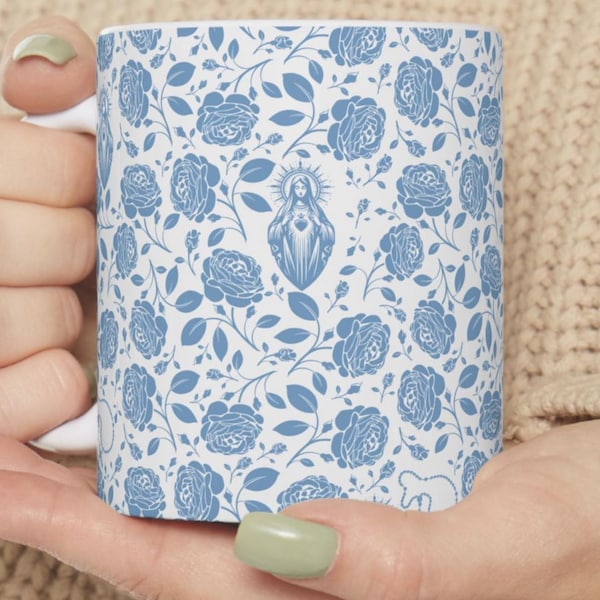 Taza de la Madre María - Taza de Café de la Virgen María - Taza Católica - Regalo del Corazón de María - Diseño de Rosario de Toile de Rosa Azul - Regalo de Madrina