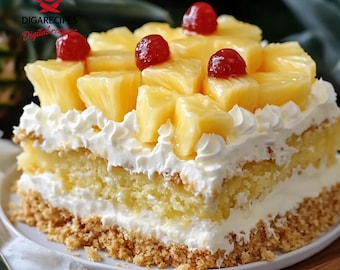 Pode incluir: Um bolo em camadas com base de biscoito, recheio de creme de baunilha e coberto com chantilly, pedaços de abacaxi e cerejas marasquino. O bolo está em um prato branco.
