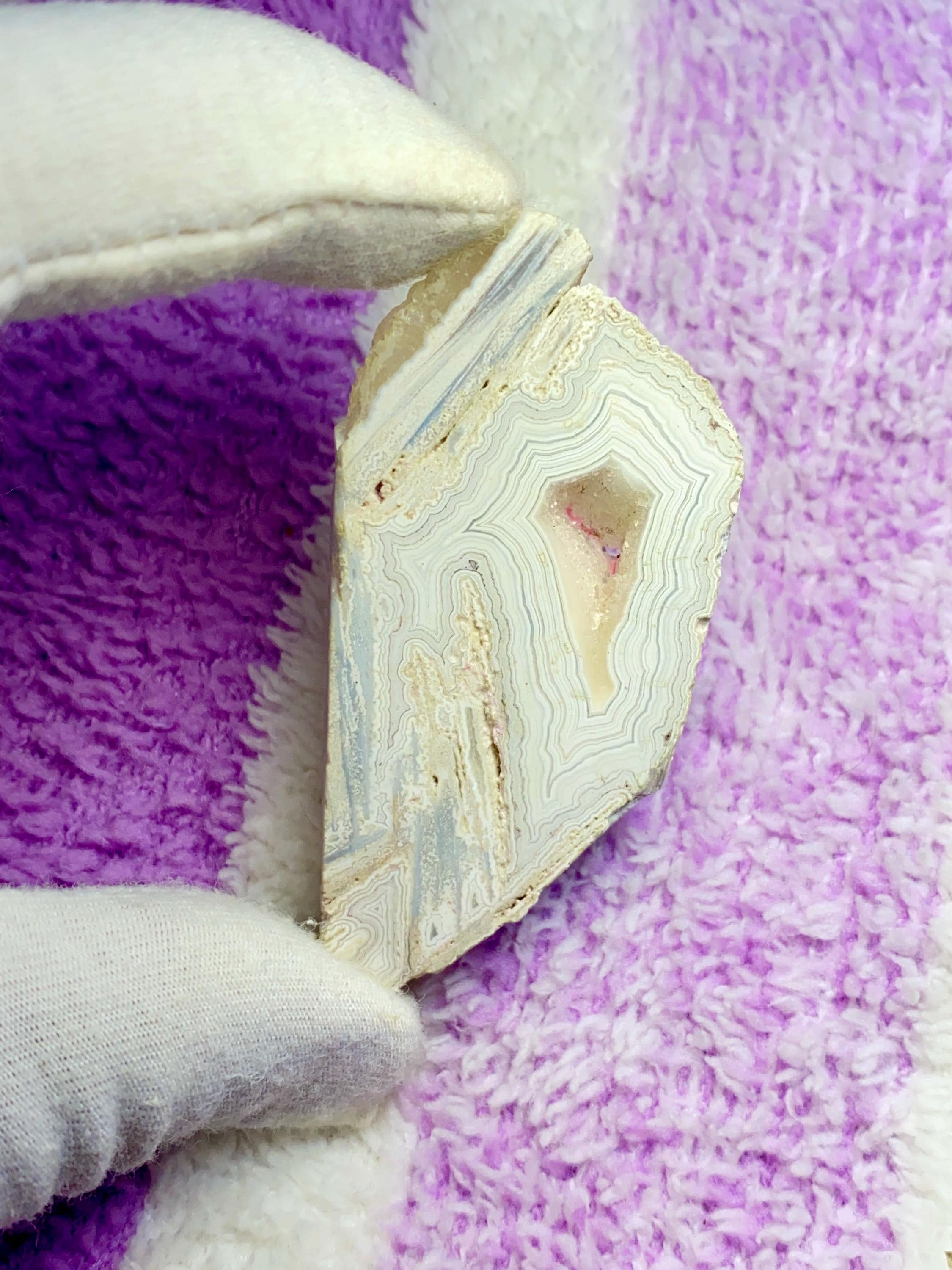 クレイジーレースアゲートスラブ：宝石細工とジュエリー用の未研磨石