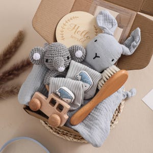 Personalisierter Baby Geschenkkorb Benutzerdefinierte Neugeborenen Dusche Geschenkbox Schwangerschaft Geschenkset Rassel Kinderzimmer Geschenkbox für neue Eltern Andenken New Mom