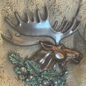 Moose Wall Art in Resin – Rustic Cabin Decor, Handmade Wildlife Hanging for Lodge or Home