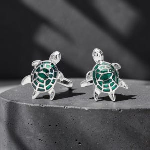 Zilveren manchetknopen met schildpadmotief: groene emaille oceaan sieraden cadeau