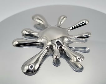 Modern Stainless Steel Splash Brooch: Abstract Artistic Pin