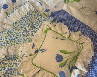 Vintage Complete FULL COMFORTER SET Sheets, Pillow Cases, Bedskirt, and Accent Pillow with Tulips
