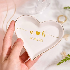 Benutzerdefinierte Herz Ring Schale Monogramm Ring Schale personalisierte Ring Schale Brautjungfer Ring Schale Halter Herz Keramik Ring Schale Verlobungsring Halter