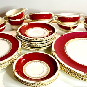 Red And Gold Dinnerware Set: Elevate Your Dining Experience 2 Red And Gold Dinnerware Set: Elevate Your Dining Experience