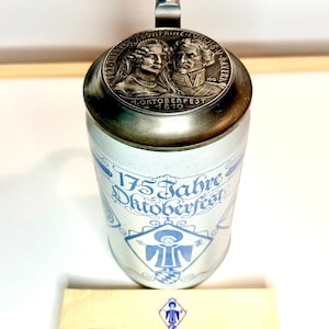 &quot;Offizieller 1985 Oktoberfest 175th Jubiläum 1L Rastal Bierkrug &quot;&quot;München Deutschland&quot;&quot; mit Echtheitszertifikat.&quot;