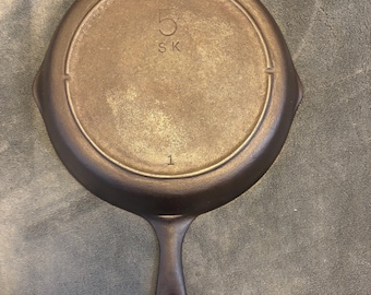 Lodge #5SK -3 Notch cast iron skillet
