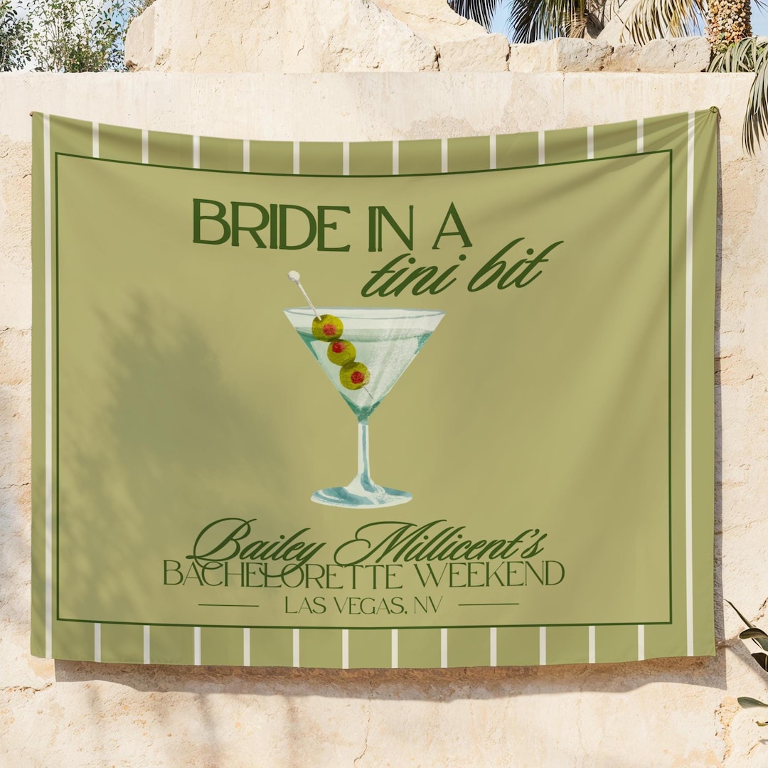 Striscione Addio Al Nubilato 'A Bride In A Tini Bit' – Decorazione Verde A Tema Espresso Martini - 4