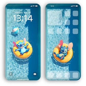 Könnte beinhalten: Zwei Smartphone-Bildschirme, die einen blauen Wasserhintergrund mit einer Cartoonfigur auf einem gelben aufblasbaren Ring zeigen. Die Uhrzeit ist 13:14 Uhr und das Datum ist Dienstag, der 20. Mai. Ein Strandball schwimmt im Wasser.