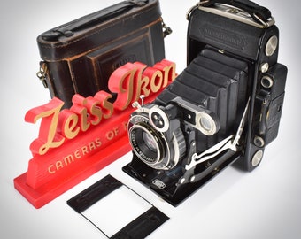 Zeiss Ikon Super Ikomat C 6x9cm folding rangefinder camera/case. With rare film mask.