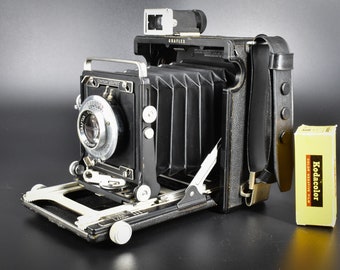 Graflex Century Graphic med format camera. Graftar 103mm lens. "22" Graphic roll back. Beauty.