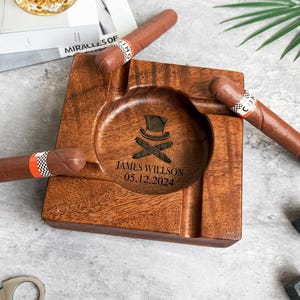 Custom Cigar Walnut Ashtray,Personalized Cigar Ashtray, Groomsmen Gifts,Perfect Gift for Men, Unique Ashtray,Husband & Fathers Gift