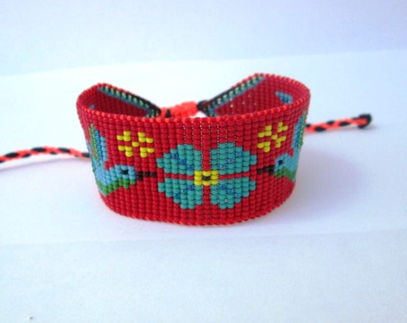 Red and Blue Beaded Hummingbirds and Flower Bracelet