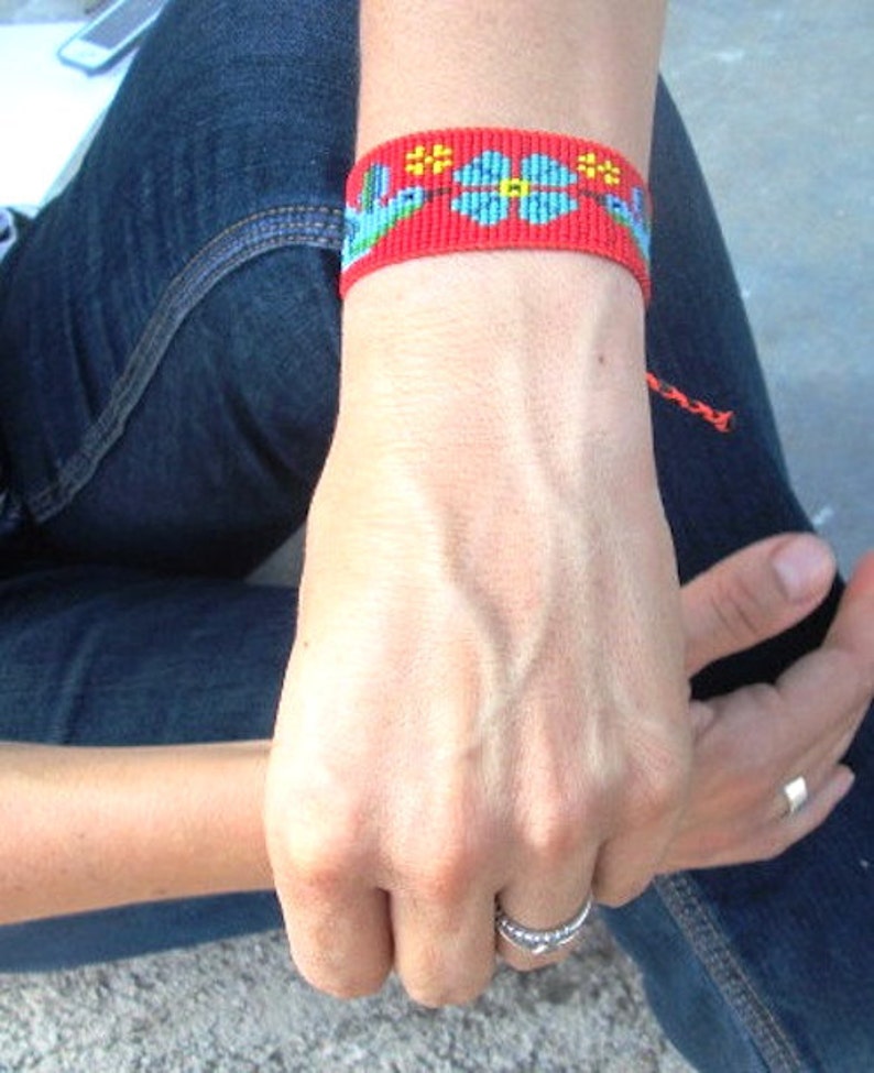 Red and Blue Beaded Hummingbirds and Flower Bracelet image 4