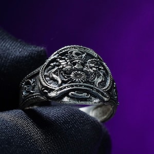 Fanmade Champion Belt Ring – Handmade 950 Silver Warrior’s Relic, Fantasy Tribute Jewelry for RPG Legends