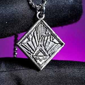 Verso Badge Necklace, Silver 950 Handmade Pendant, Clair Obscur ExpeditionJewelry, Gamer Gift, Fantasy Cosplay Necklace, Collector’s Jewelry