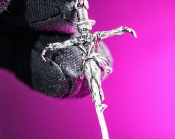 Exclusive TLlr.n.l.p He.AD ScA.r.e.c.r.0w Necklace - Handcrafted H.0.wI's M0.vl.ng C.a.s.tIe Jewelry - Gift for Anime Fans