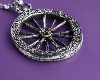 PREMIUM  Wheel Hunter Badge Necklace, Gothic Gamer Pendant, Soulsborne Inspired Jewelry, Dark Fantasy Gift, Unique Amulet