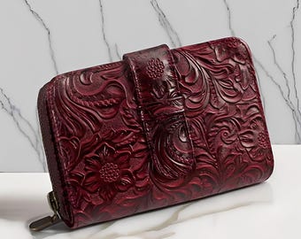 Compact Cowhide Leather Wallet, Embossed Floral Card Holder, a Short and Stylish Women's Zippered Purse, Perfect for Her.