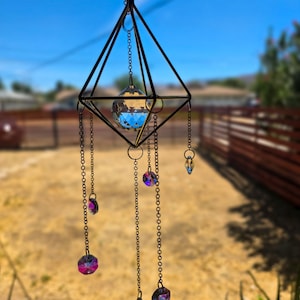 Atrapasol de cristal Aura: atrapasol con prismas de aro dorado para decoración del hogar, creador de arcoíris bohemio, decoración espiritual para ventanas y altares.