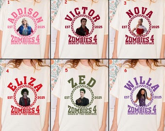 Disney Channel Zombies 4 filmkaraktärer T-shirt, Disney Zombies-affisch 2026 T-shirt, Zed och Addison, Victor och Nova, Disneyland-familjeresa
