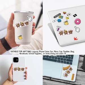 Op de afbeelding: De afbeelding toont verschillende stickers met cartoonfiguren en andere ontwerpen. De stickers worden getoond op een witte beker, een laptop en een smartphone. De tekst "SUITABLE FOR ANYTHING" is zichtbaar.