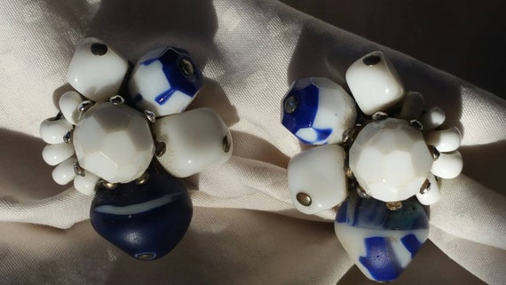 Hattie Carnegie Earrings blue white marbled mid c… - image 2