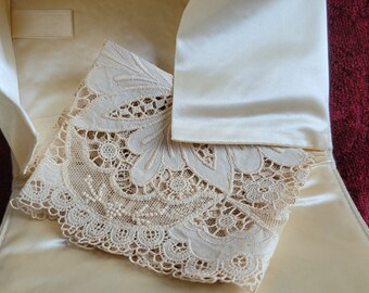Treasure Handmade Doilie Bobbin Lace linen needlelace