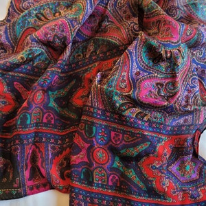 Amazing Liz Claiborne Scarf silk paisley 2024017C