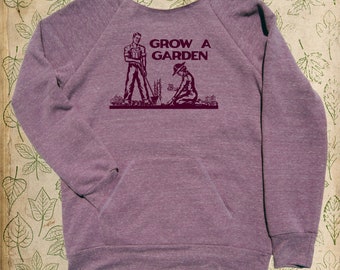 Grow a Garden Organic Farm Gardening WW2 Vintage Poster Long Sleeved Sweat Shirt Women Pocket Fleece Sweatshirt USA Made Organic Farm Tshirt