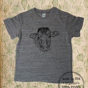 Chemise pour enfants biologiques Youth Toddler Cow Be Kind Dairy Cow TShirt Top Tee Boy or Girl Made in the USA Organic Farm Tshirt Gift Friendly Gris