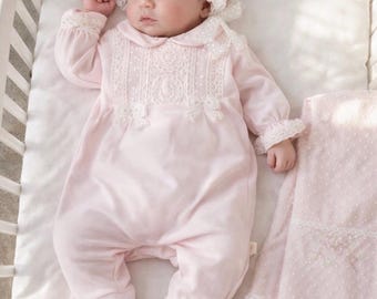 Baby Girl Lace Coming Home Outfit Set, Pink Newborn Romper Bonnet Mittens Blanket
