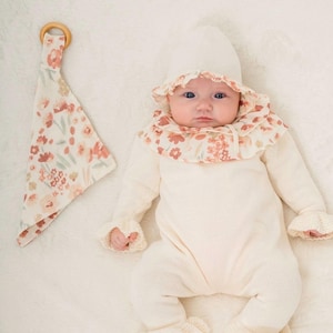 Organic Cotton Knit Baby Girl Coming Home Outfit: 6-Piece Floral Ruffle Set
