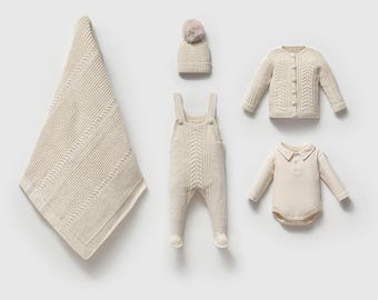 Baby Knit Outfit Set with Blanket | Newborn Unisex Clothes | Winter Coming Home Gift