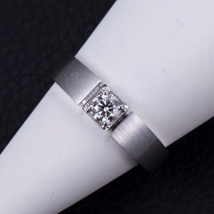 Lab Grown 0.50ct Diamond Men&#39;s 14K Gold Wedding Band Ring