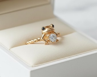 Dainty Frog Ring: 925 Sterling Silver, Black & White CZ Stone