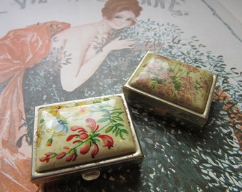 Choice French Vintage Porcelain Trinket Pill Box - Porcelain Art/Paris Market Find/Paris Original/Porcelain Collectible/Perfect Little Gift