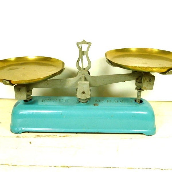 French Vintage Robertval Kitchen Scale by Manufactured in France 10 Kg/ Gorgeous Turquoise/Cottage French Farm Decor/Working