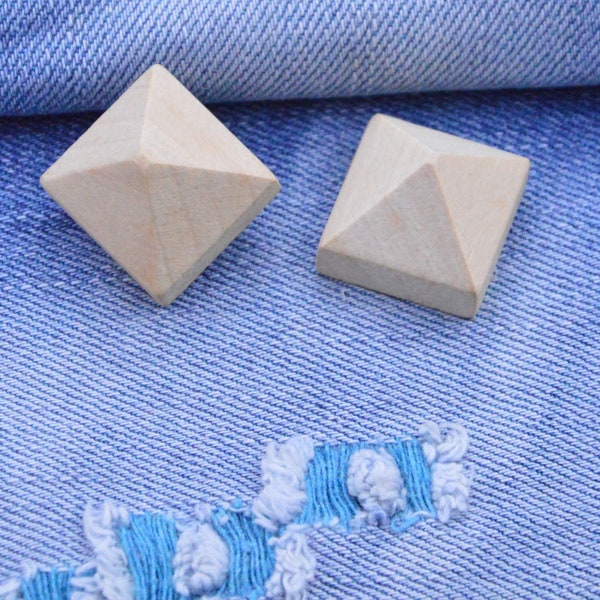 20pcs Unfinished wooden beads, Pyramid shape wood beads, unpainted wood Pyramid 22x22x16mm